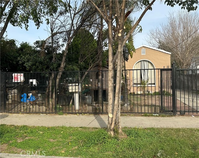 Property photo of 6738 Sylmar AV