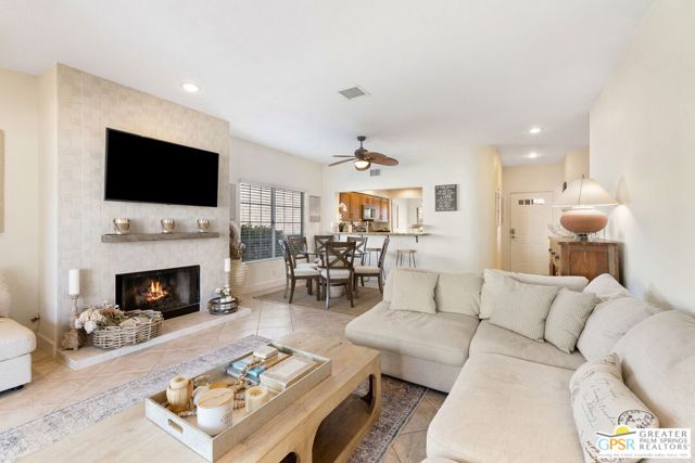 Property photo of 237 E Vista Royale CR