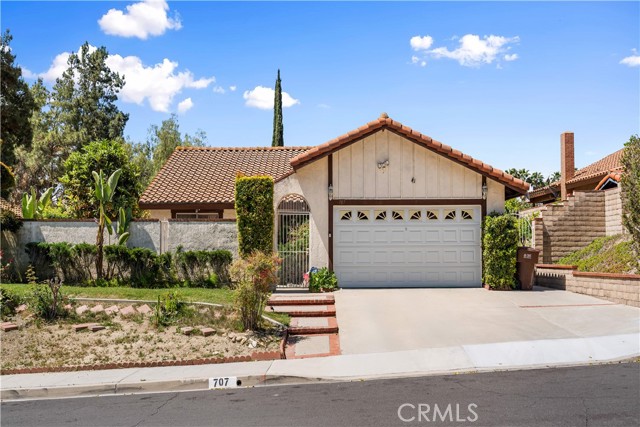 Photo of 707 Marylie Ln