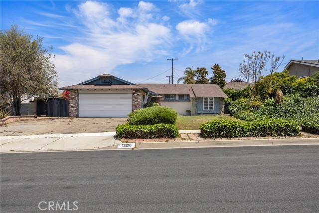 Photo of 12210 Groveland Av