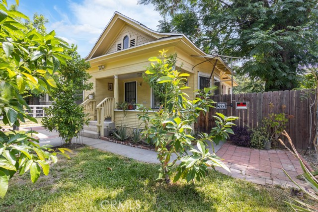 Property photo of 1085 N Arrowhead AV