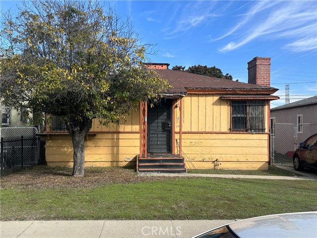 Property photo of 551 W 101st ST
