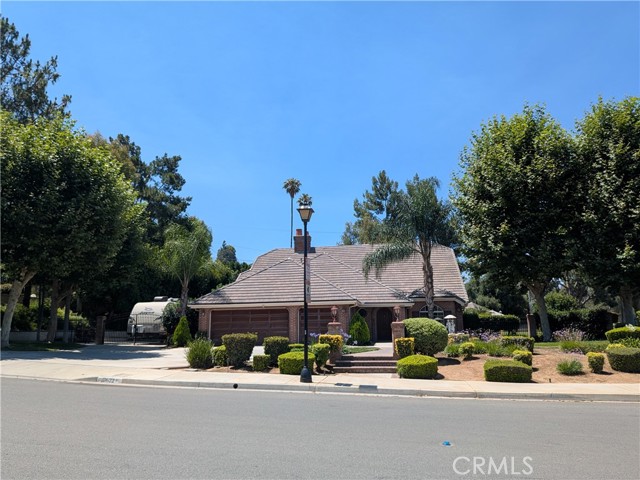 Property photo of 2622 Chauncy PL