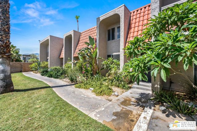 Property photo of 110 E Via Escuela