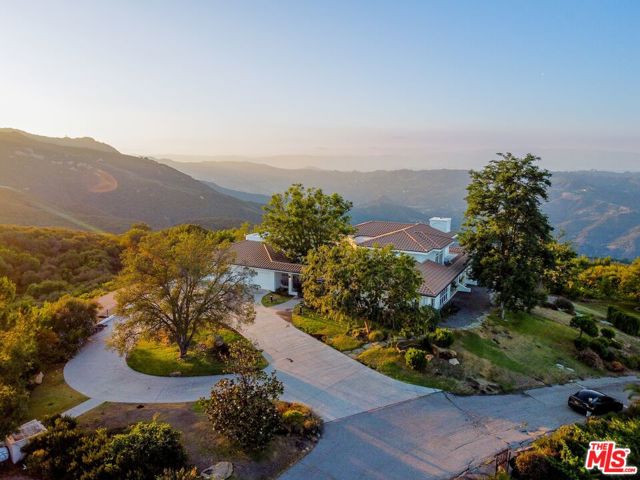 Photo of 21965 Saddle Peak Rd