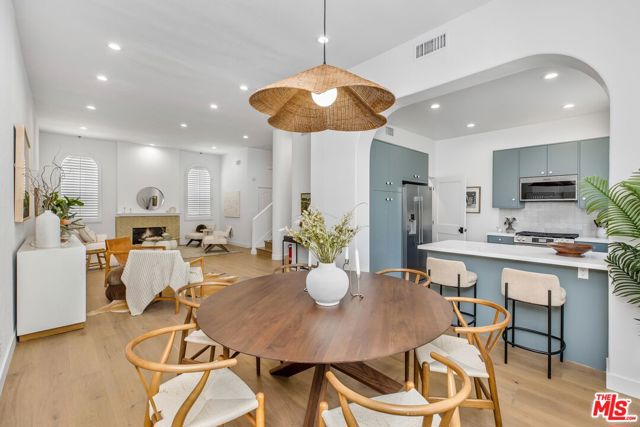 Property photo of 14234 Dickens ST