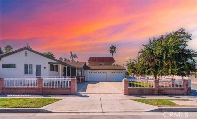 Property photo of 1302 S Feather