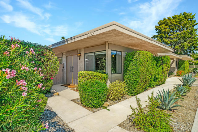 Property photo of 2022 E Chia RD