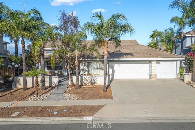 Property photo of 1561 E Chase DR