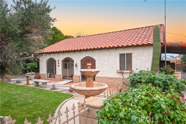 Property photo of 807 S Acacia