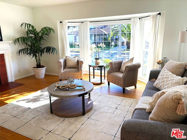 Property photo of 8344 Kenyon AV