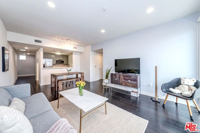 Property photo of 436 S Virgil AV