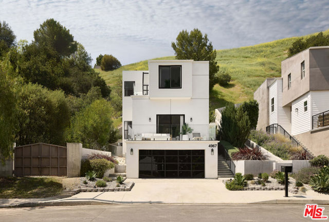 Property photo of 4967 Llano DR