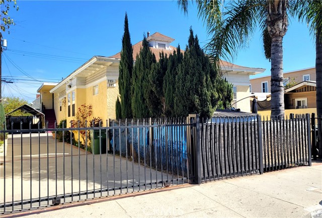 Property photo of 717 E 24th ST