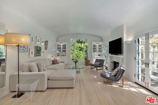 Property photo of 7600 Willoughby AV