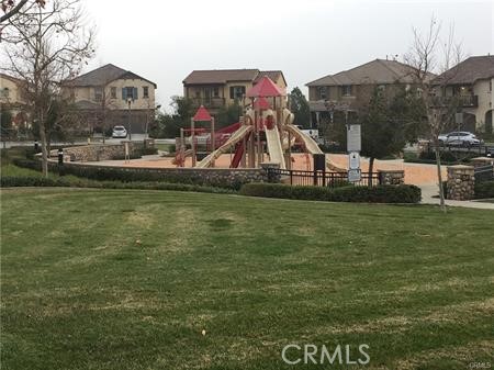 Photo of 629 E Gardenia Dr