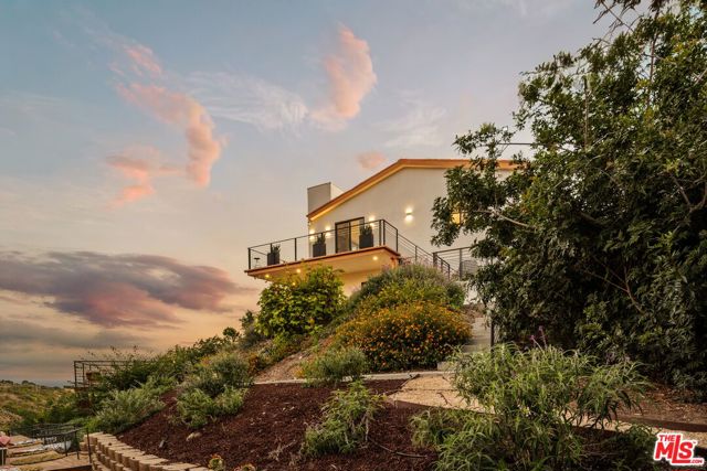 Property photo of 5904 Kanan Dume RD