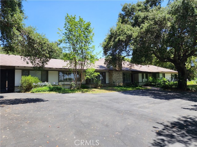 Property photo of 945 Singing Wood DR