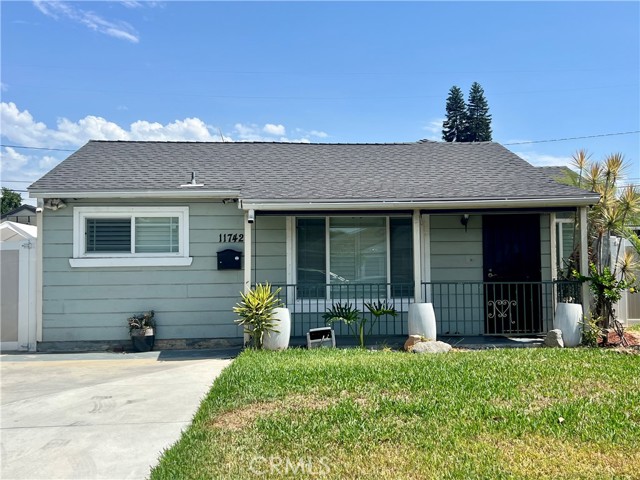 Property photo of 11742 Benfield AV