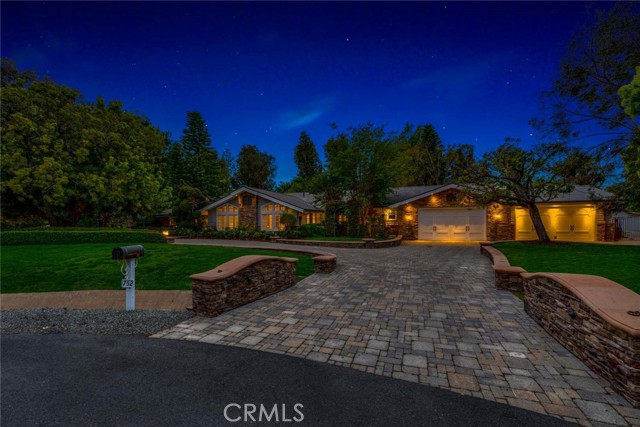 Property photo of 752 N Creekview DR