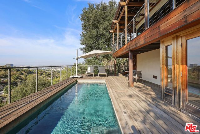 Property photo of 2835 Oak Point DR