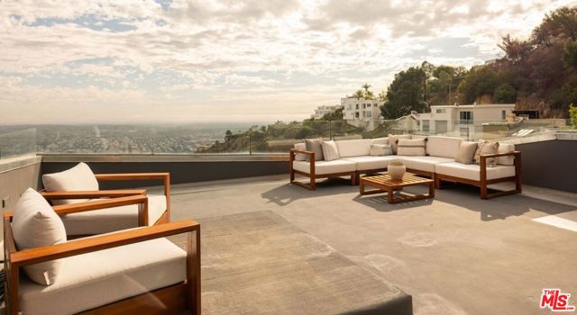 Property photo of 2158 Sunset Plaza DR