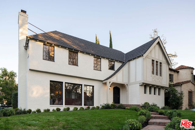 Property photo of 900 S Longwood AV