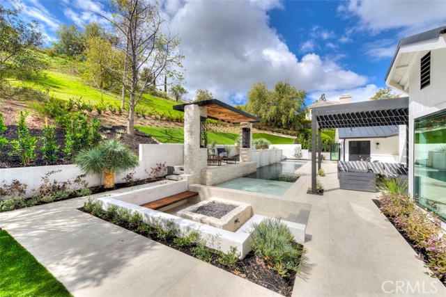 Property photo of 31132 Via Peralta