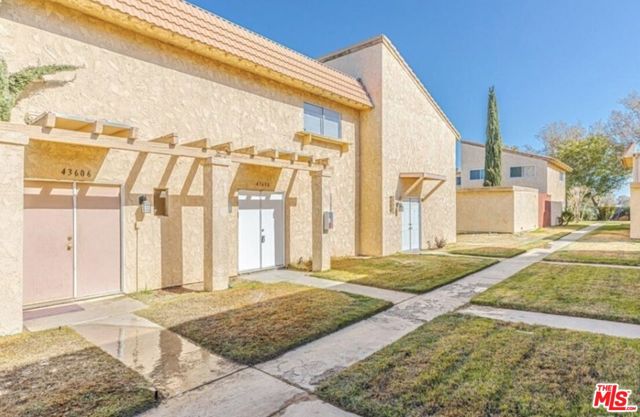Property photo of 43608 Stanridge AV