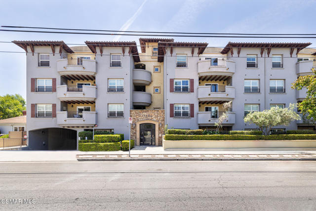 Property photo of 13200 Moorpark ST