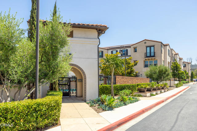 Property photo of 623 W Foothill BL