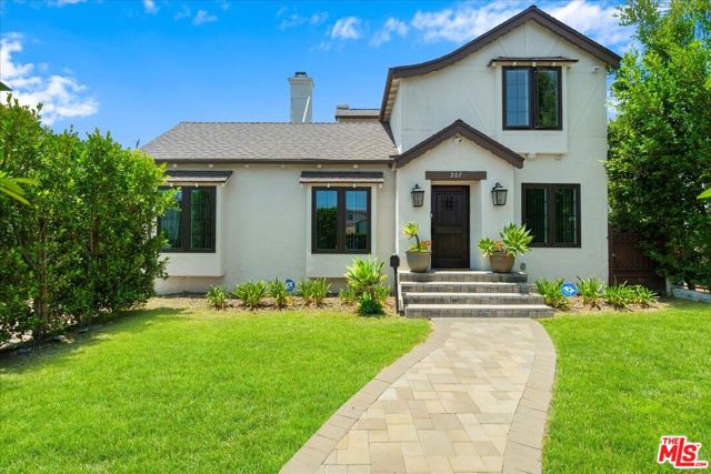 Property photo of 207 N Doheny DR