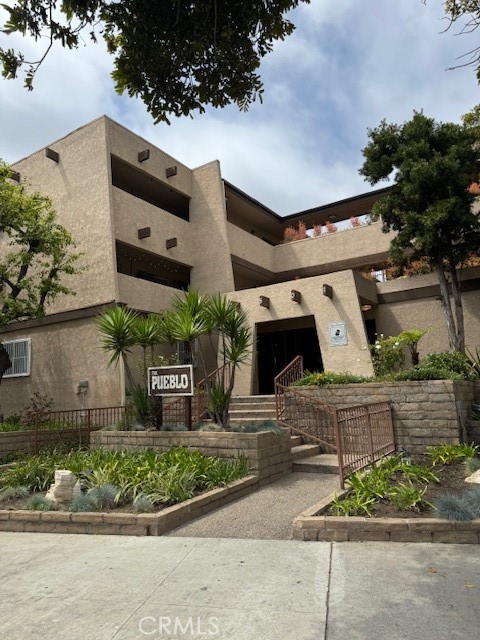 Property photo of 2501 W Redondo Beach BL