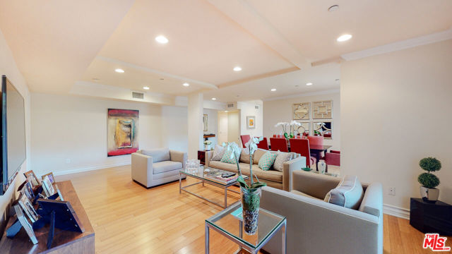 Photo of 118 S Clark Dr