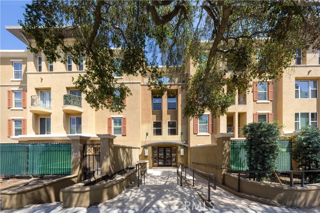 Property photo of 128 N Oak Knoll AV