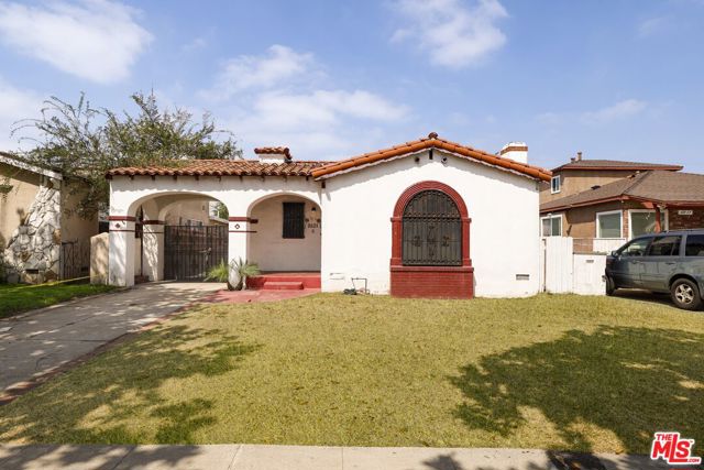 Property photo of 8821 S Gramercy PL