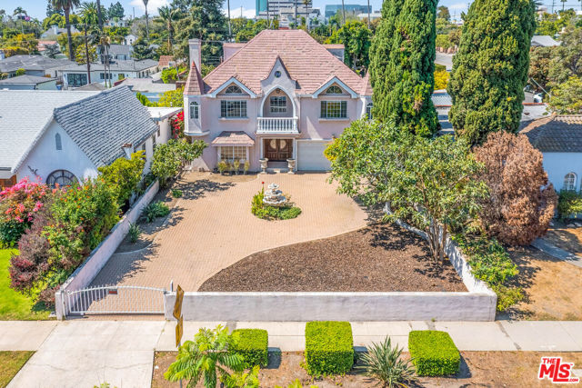 Property photo of 2207 Veteran AV