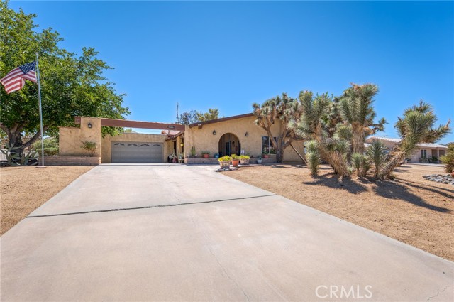 Property photo of 56661 Desert Gold Dr.