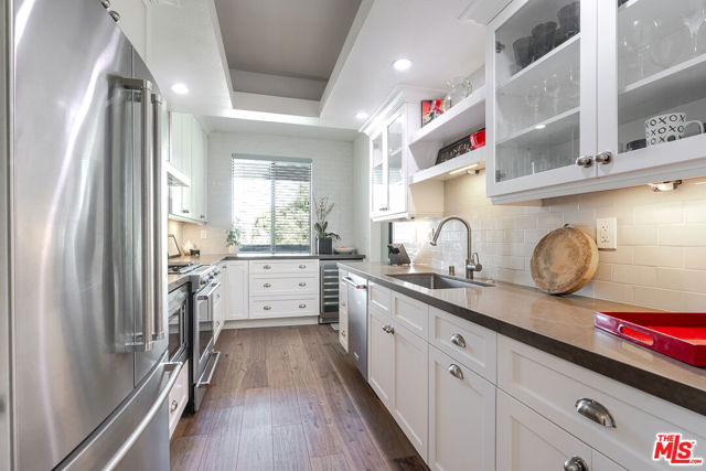 Property photo of 11322 Camarillo ST