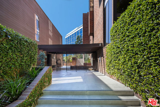 Property photo of 1033 Carol DR