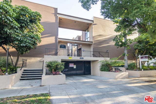 Property photo of 14912 Dickens ST