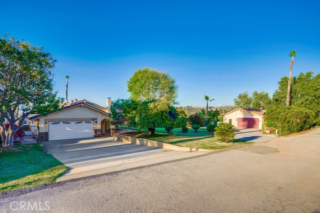 Property photo of 14448 Oakley DR