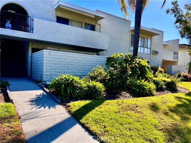 Property photo of 2328 Via Mariposa