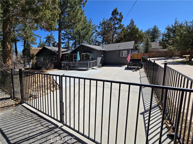 Property photo of 631 Vista AV