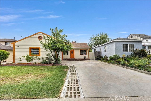Photo of 812 El Mercado Av
