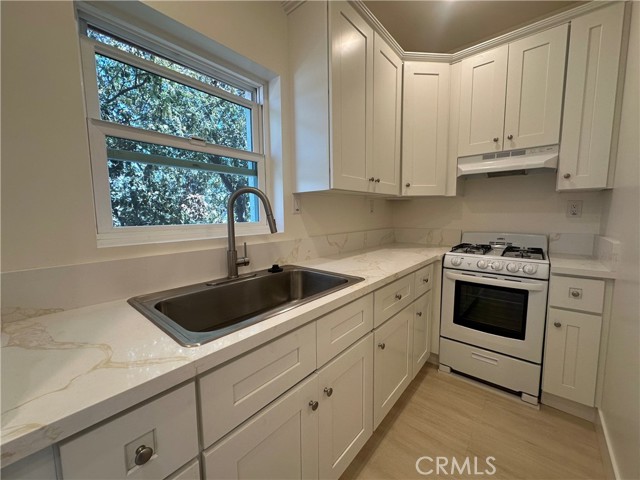 Property photo of 323 W 4th ST
