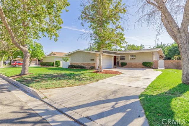 Property photo of 44432 Lowtree AV