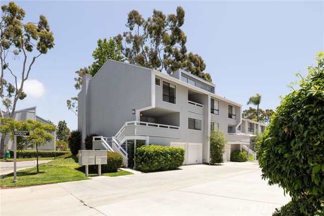 Property photo of 1 Robon CT