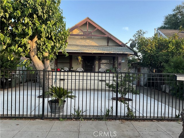 Property photo of 586 W Center ST