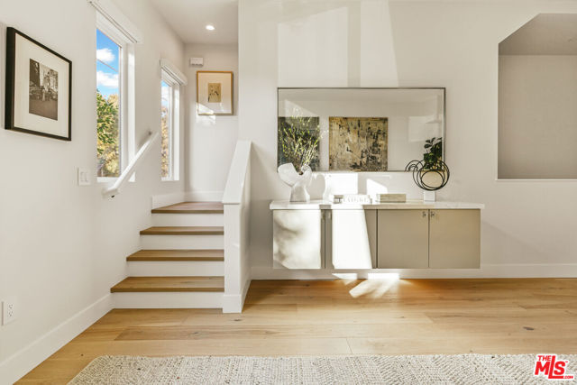 Property photo of 3230 S Barrington AV